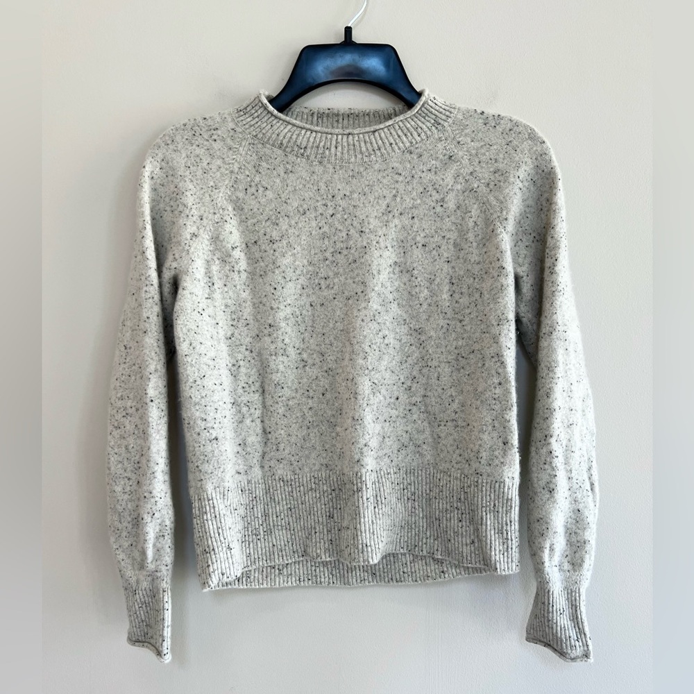 Madewell Donegal 100% Cashmere Roll-Trim Pullover Sweater in Light Grey, size XS
